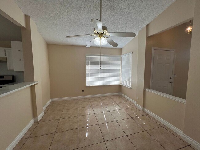 Building Photo - 9824 Cross Creek Way