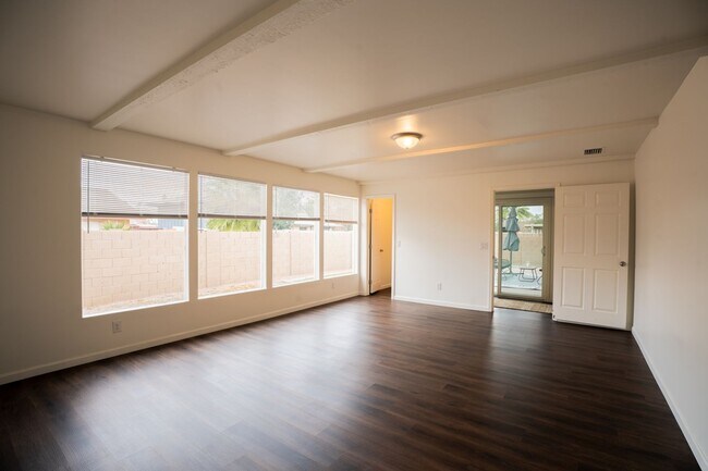 Building Photo - 1720 E Hermosa Dr