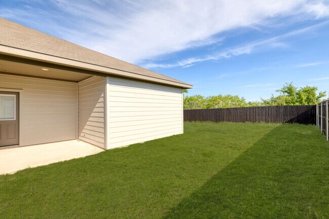 Building Photo - 707 Staglin St