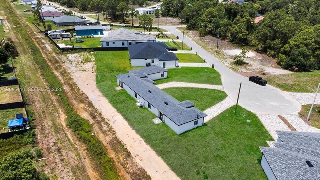 Building Photo - 4987 Fairway Ct