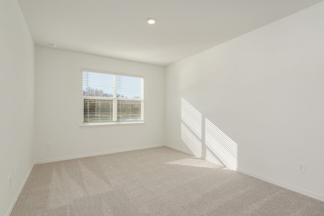 Building Photo - 18234 Pleasantview Blvd