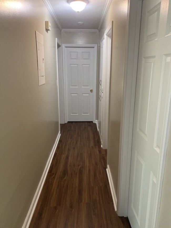 Building Photo - 4702 Rowland Ave