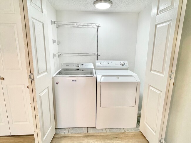 Building Photo - 2300 Old Spanish Trl