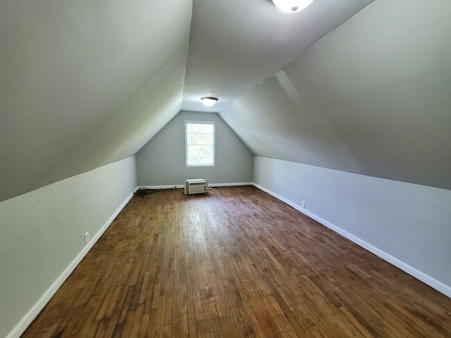 Building Photo - 5BR Home in Belknap Lookout, Walk to Downtown and Medical Mile