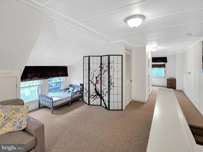 Building Photo - 3 Bells Mill Rd