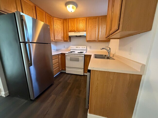 Building Photo - Viking Properties LLC - Duplex II