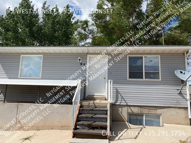 Primary Photo - Pet Friendly 2 Bedroom Duplex