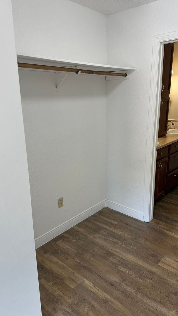 Building Photo - 3 Bed 2 1/4 Bath Townhome