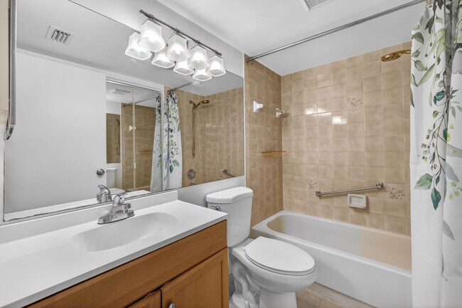 Building Photo - 2512 SE Anchorage Cove