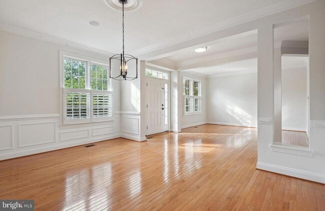 Building Photo - 43708 Red House Dr