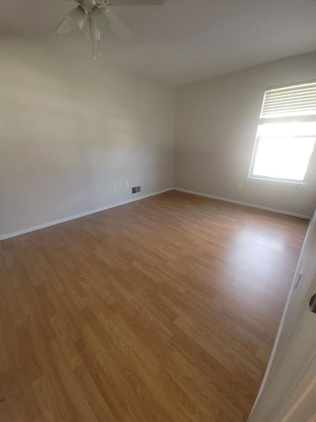 Building Photo - 1 Sunnydale Ct