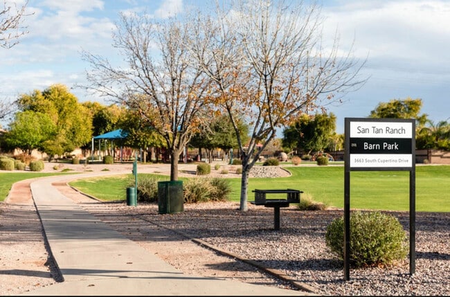 Building Photo - 3813 E Wyatt Way