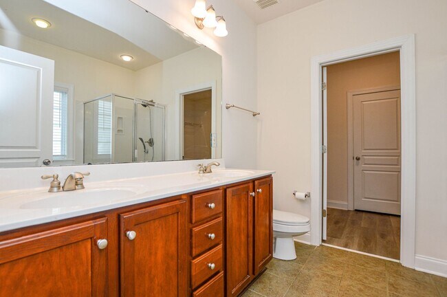 Building Photo - 9020 Ladys Secret Dr