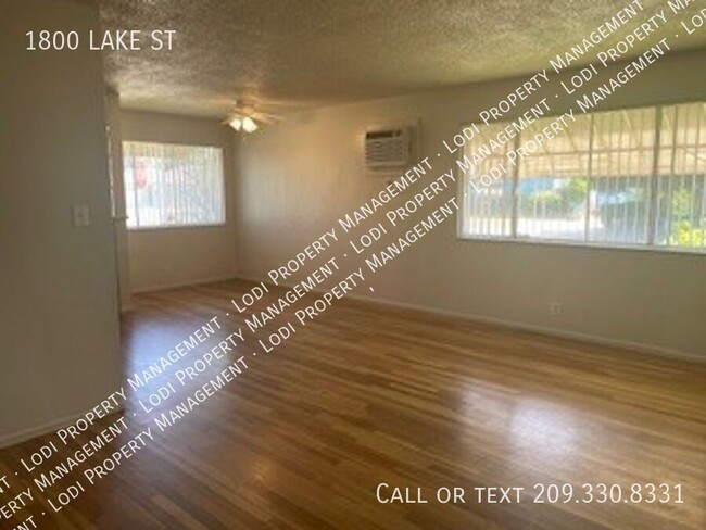 Building Photo - 1800 Lake St