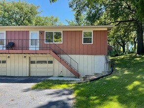 Building Photo - {10105} Charming 2 bedroom + 1 car garage + updated bathroom