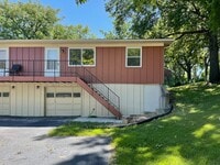 Building Photo - {10105} Charming 2 bedroom + 1 car garage + updated bathroom