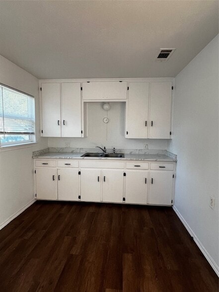 Building Photo - 3612 Earle Dr