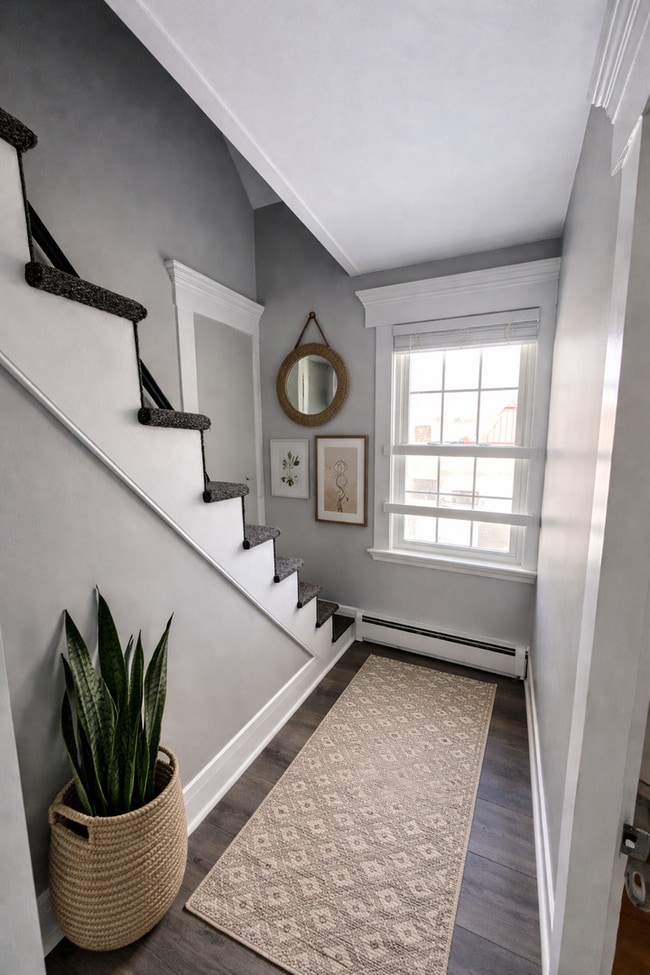 Building Photo - 17 S State St