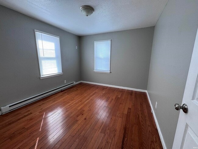 Building Photo - 2112 W 11th St