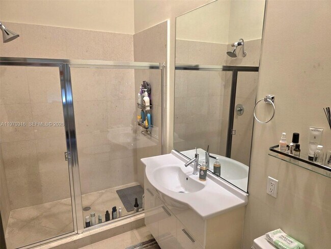 Building Photo - 495 Brickell Ave