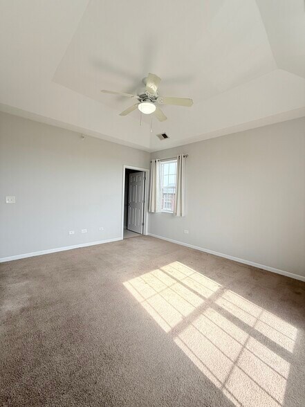 Building Photo - 16631 Liberty Cir
