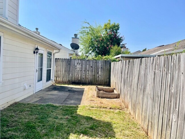 Building Photo - 1428 Southern Gardens Dr
