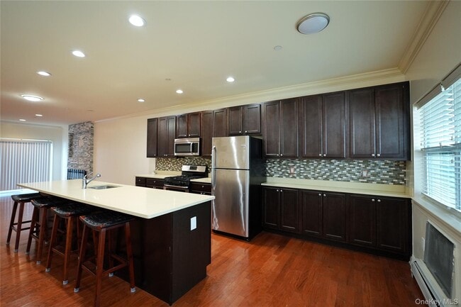 Building Photo - 102 Cove Ct