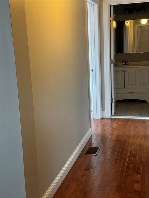 Building Photo - 255 Waterman St