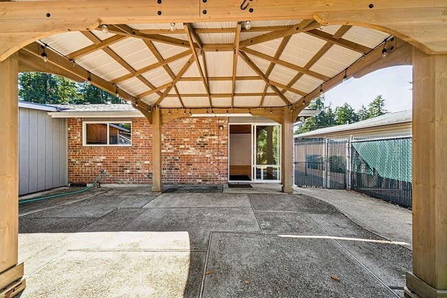 Building Photo - 15518 SE 304th Pl