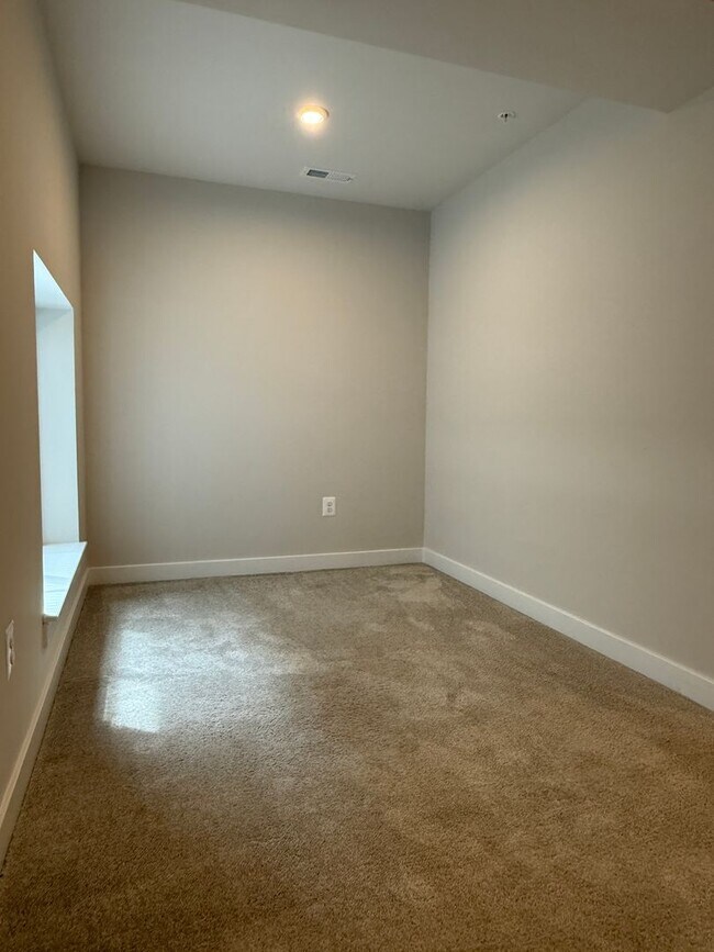 Building Photo - 506 Ladywell St