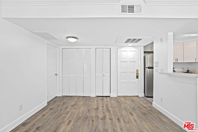 Building Photo - 1527 9th St