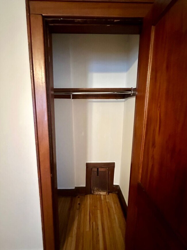 Building Photo - 24 W Tulane Rd