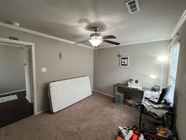 Building Photo - 2720 Brighton Pl