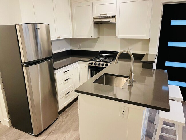 Building Photo - 7514 27th Ave NE