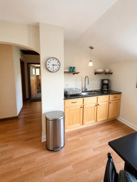 Building Photo - 1424 N 70th St