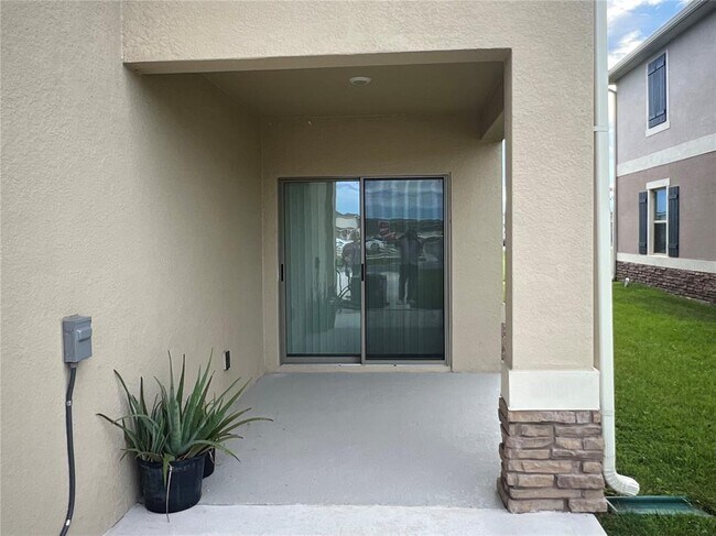 Building Photo - 1719 Walnut Crk Dr