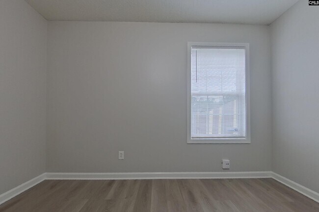 Building Photo - 404 Castle Ridge Dr