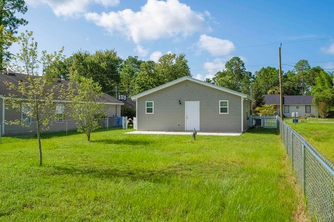Building Photo - 874 Ervin St