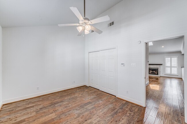 Building Photo - 708 Fowler St