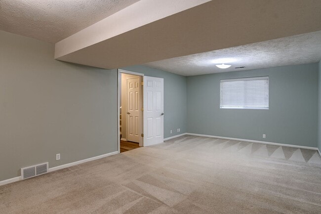 Building Photo - Must See 3 Bedroom In Coyote Run!!