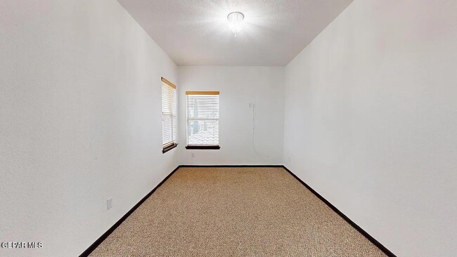 Building Photo - 3864 Tierra Campa Dr