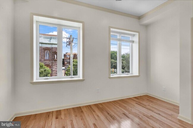 Building Photo - 2528 E Allegheny Ave