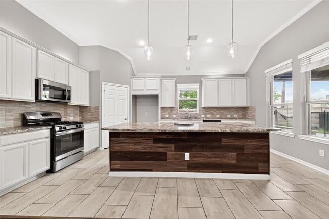 Building Photo - 3854 Fleetwood Falls Ln