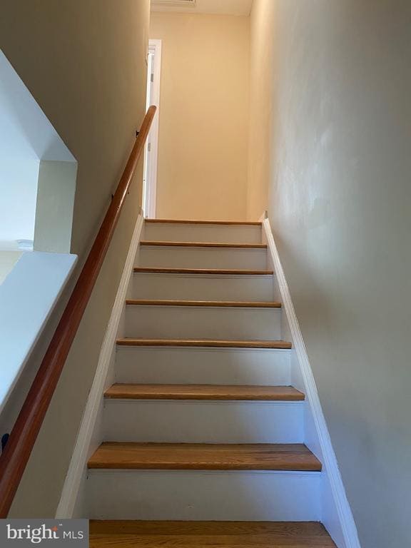 Building Photo - 208 Hackberry Dr