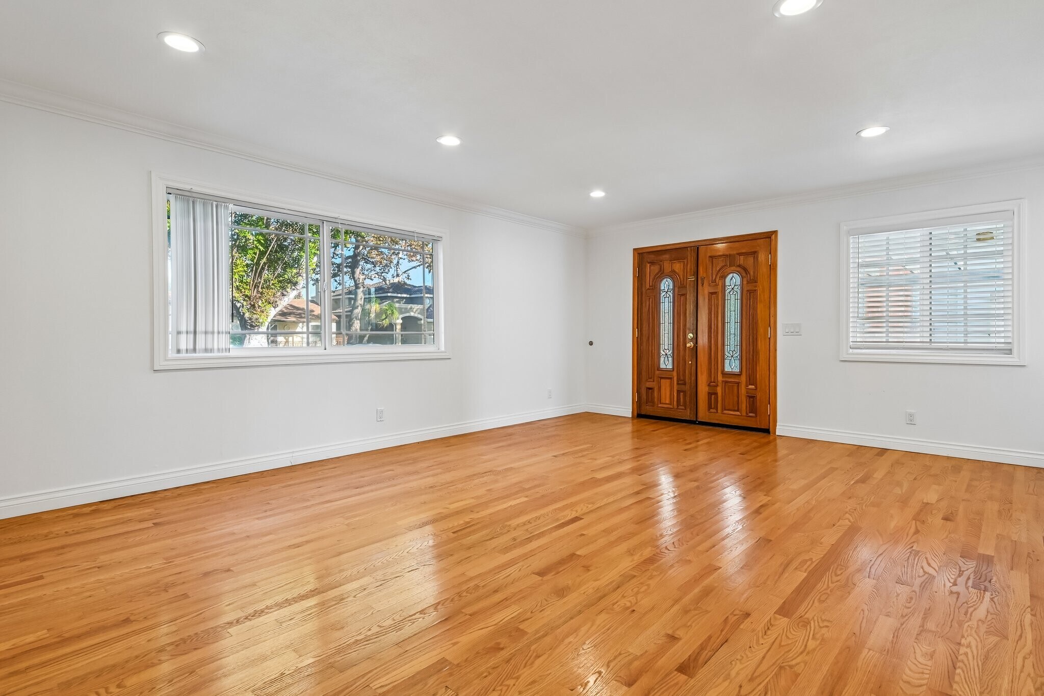Living Room - 6003 N Muscatel Ave