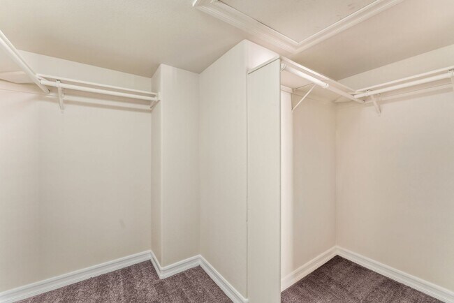 Building Photo - Charming Northwest Las Vegas Home with Open Living and Inviting Outdoor Space!