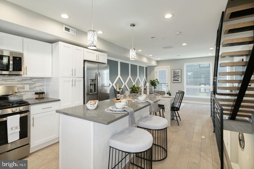 Building Photo - 815 Perkiomen St