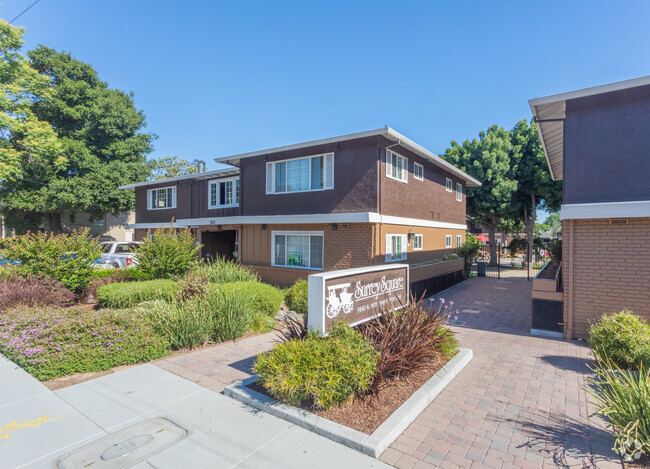 Primary Photo - Surrey Square Apartments