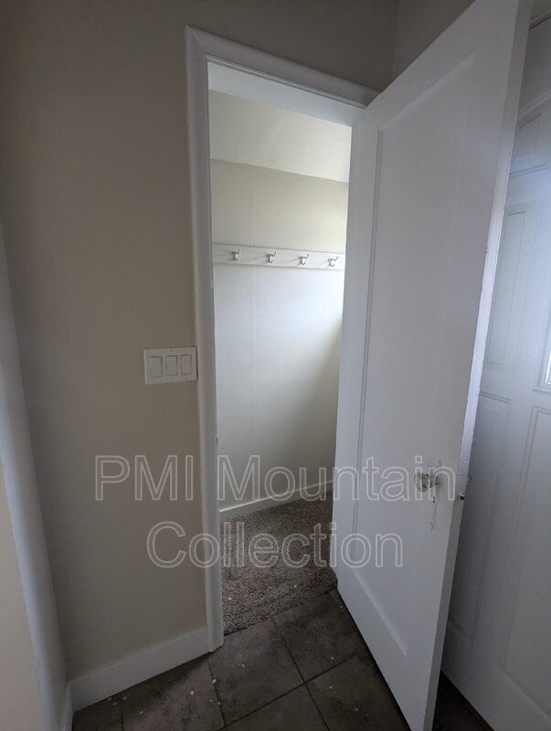Building Photo - 249 S 400 E