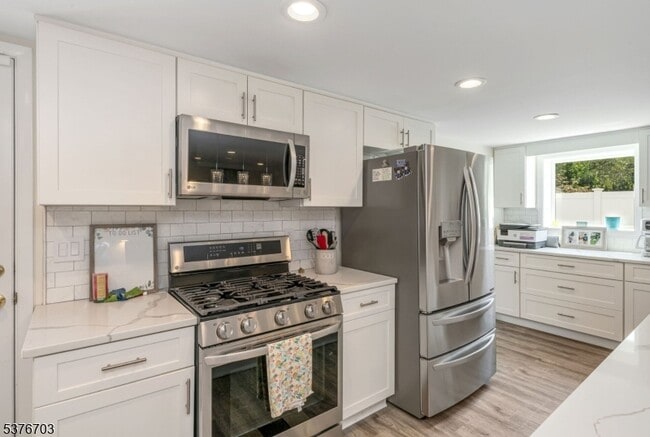 Building Photo - 440 Yuhas Dr